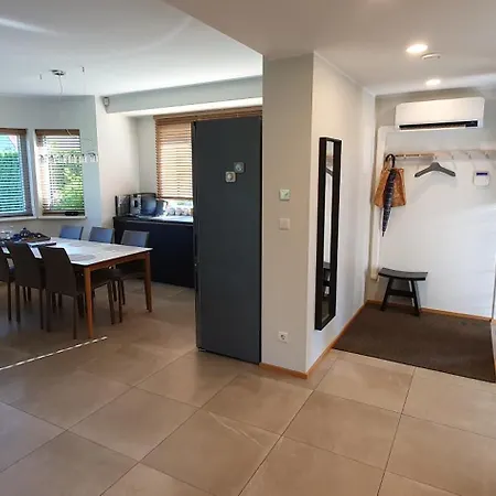 Сasa de vacaciones Elly House